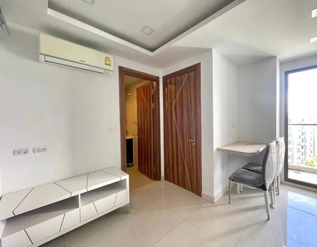 Arcadia Beach Resort By Psr Pattaya Bagian luar foto