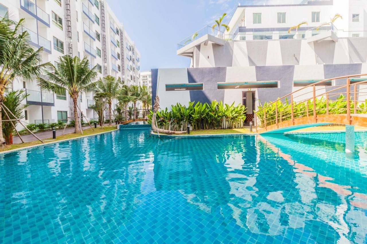Arcadia Beach Resort By Psr Pattaya Bagian luar foto