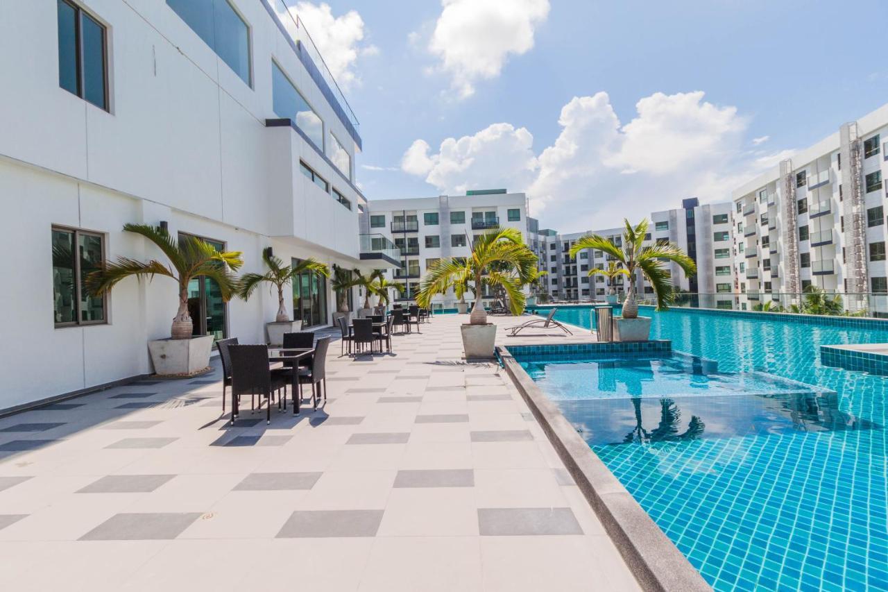 Arcadia Beach Resort By Psr Pattaya Bagian luar foto