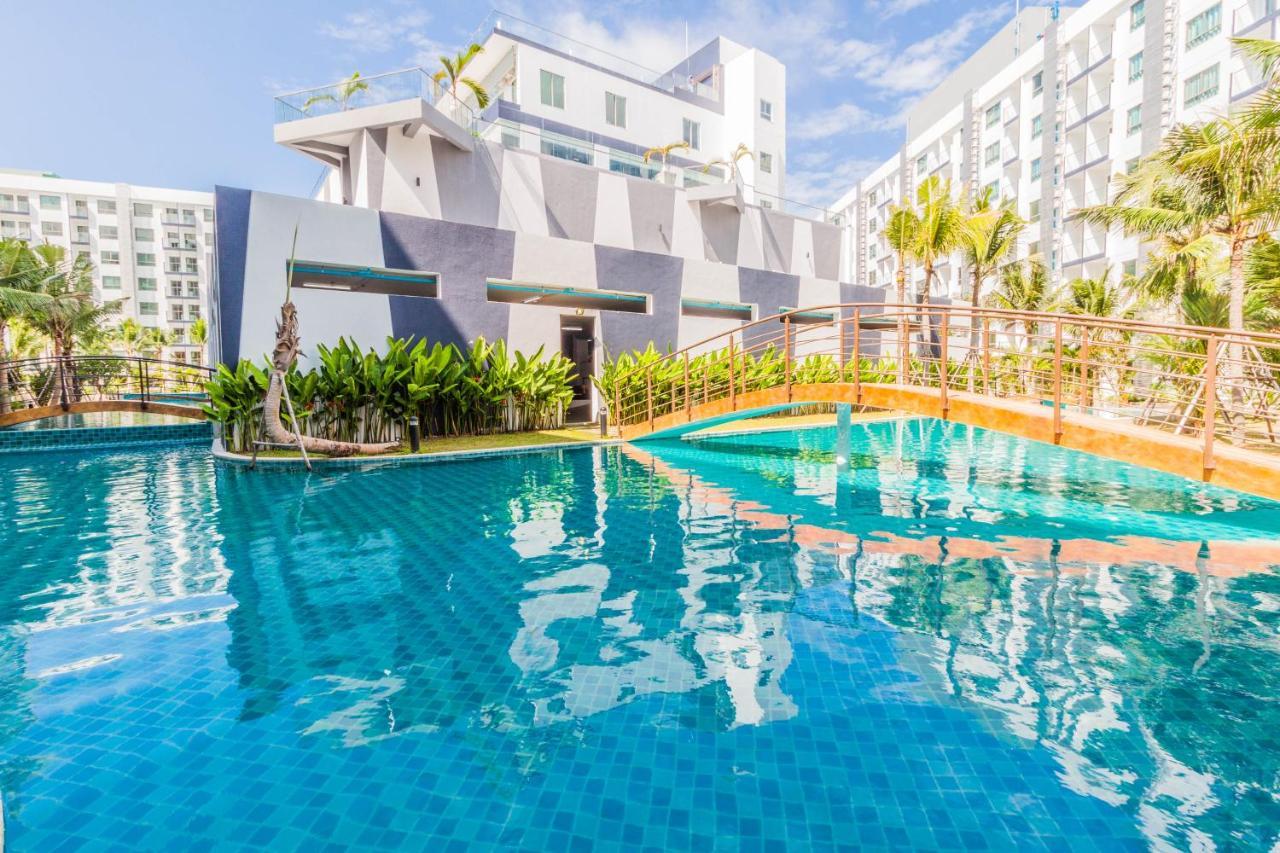 Arcadia Beach Resort By Psr Pattaya Bagian luar foto